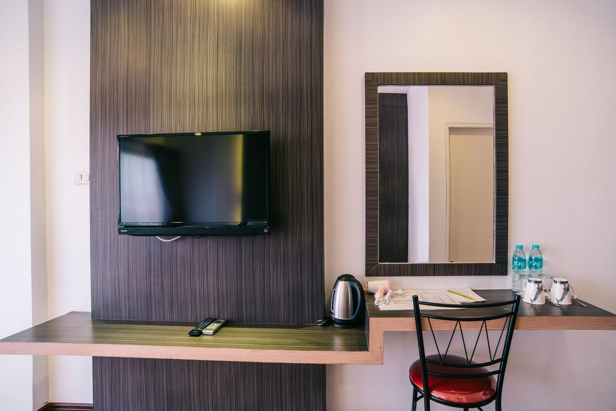 Studio Patong By Icheck Inn Phuket Exterior foto